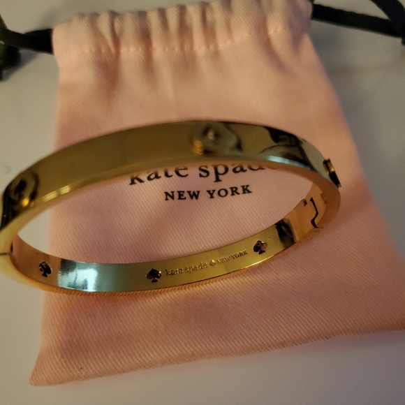 Kate spade spot the spade studded Hinged bangle - Picture 5 of 5